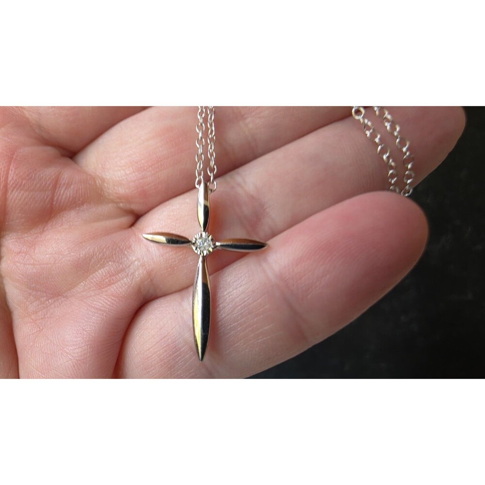 925 Sterling Silver Diamond Accent Cross Shaped Pendant Necklace Vintage Peru